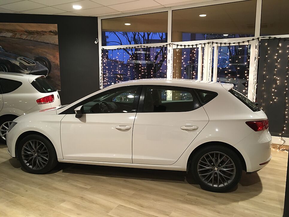 SEAT LEON